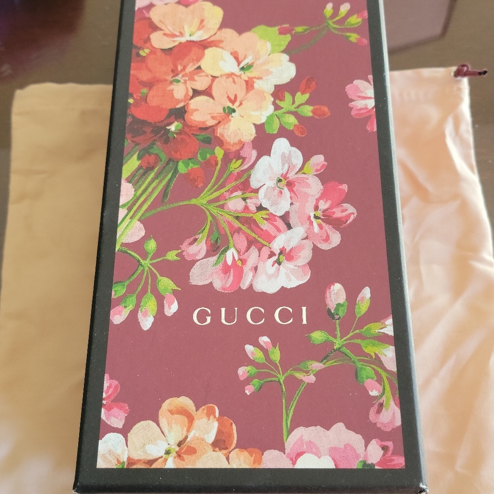 Gucci shoes,sandals box